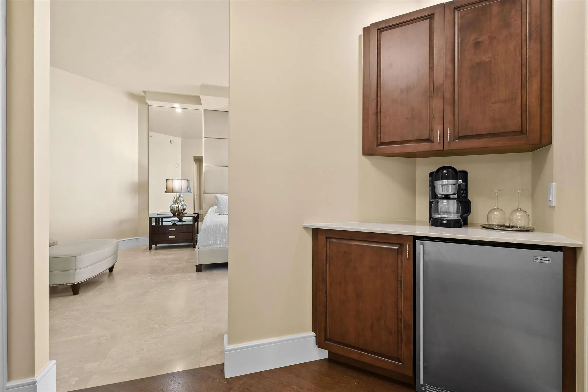 4600 N Ocean Drive, #406