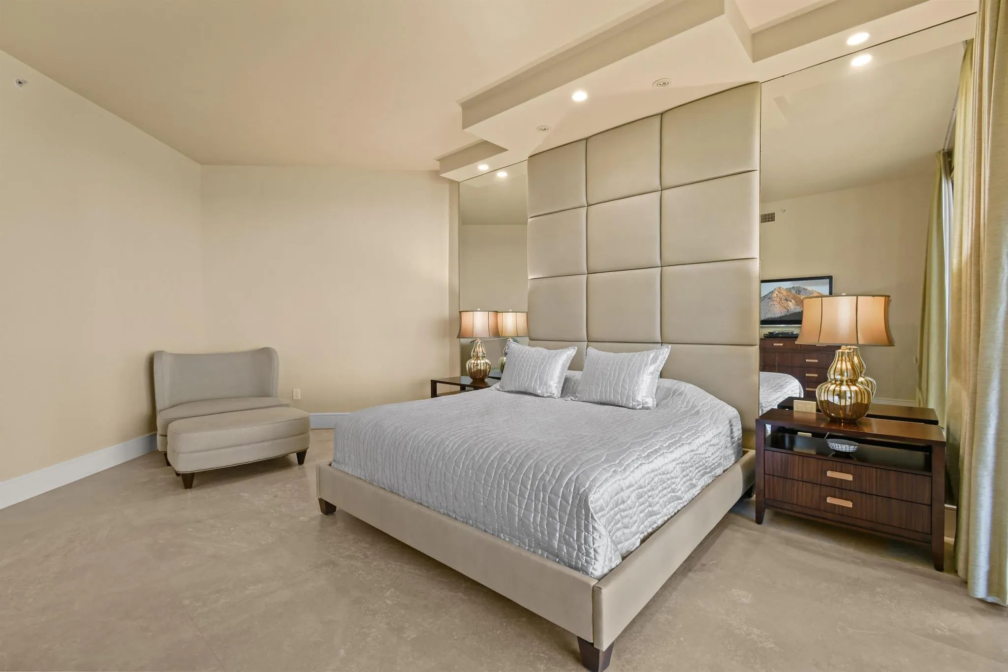 4600 N Ocean Drive, #406
