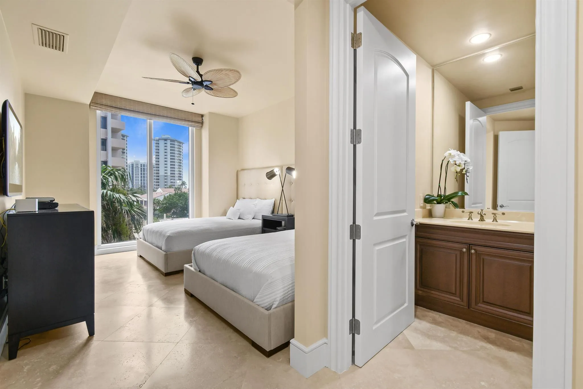 4600 N Ocean Drive, #406