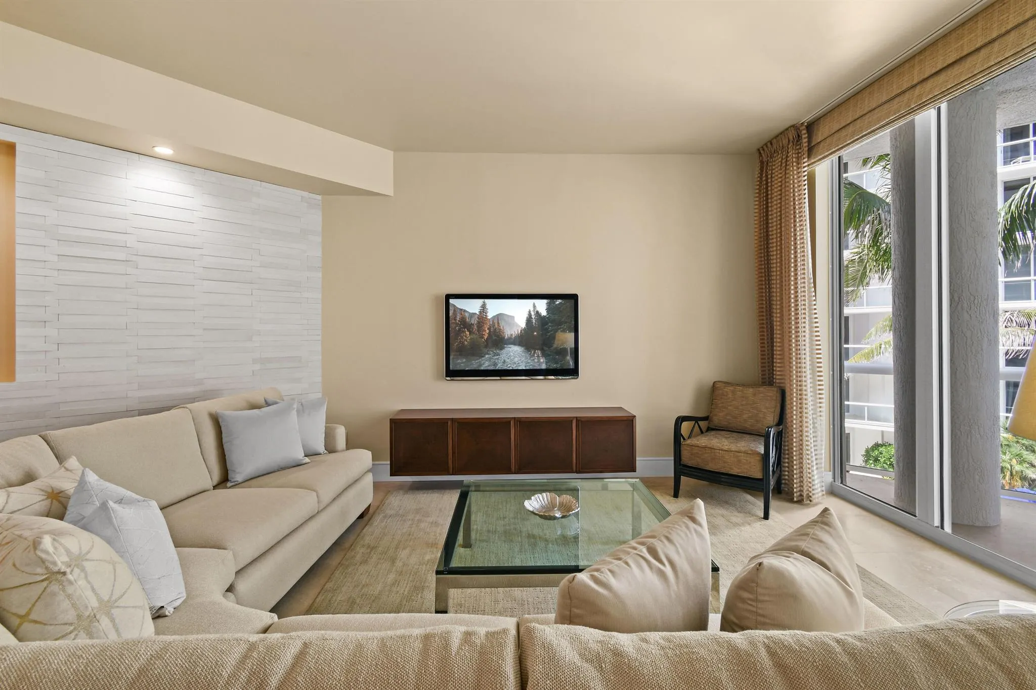 4600 N Ocean Drive, #406