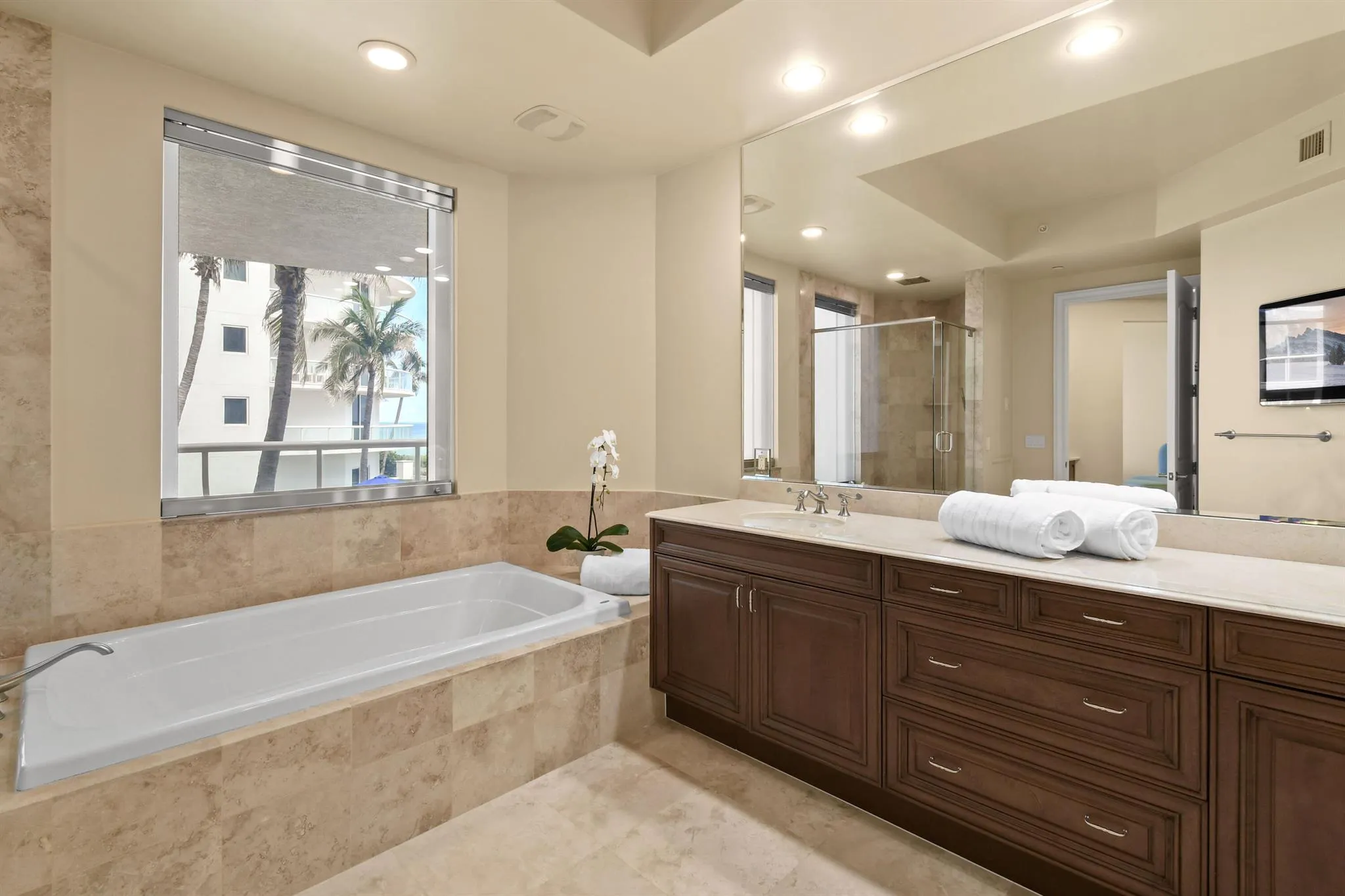 4600 N Ocean Drive, #406