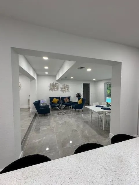 632 Las Palmas