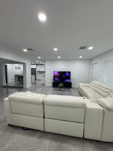 632 Las Palmas