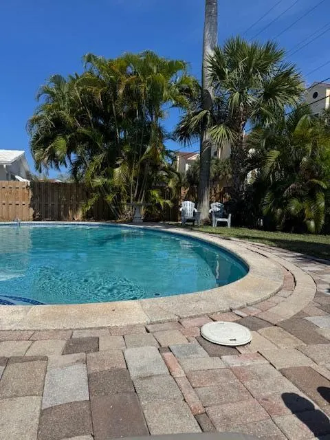 632 Las Palmas