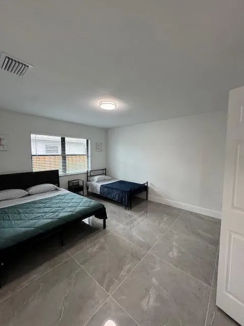 632 Las Palmas