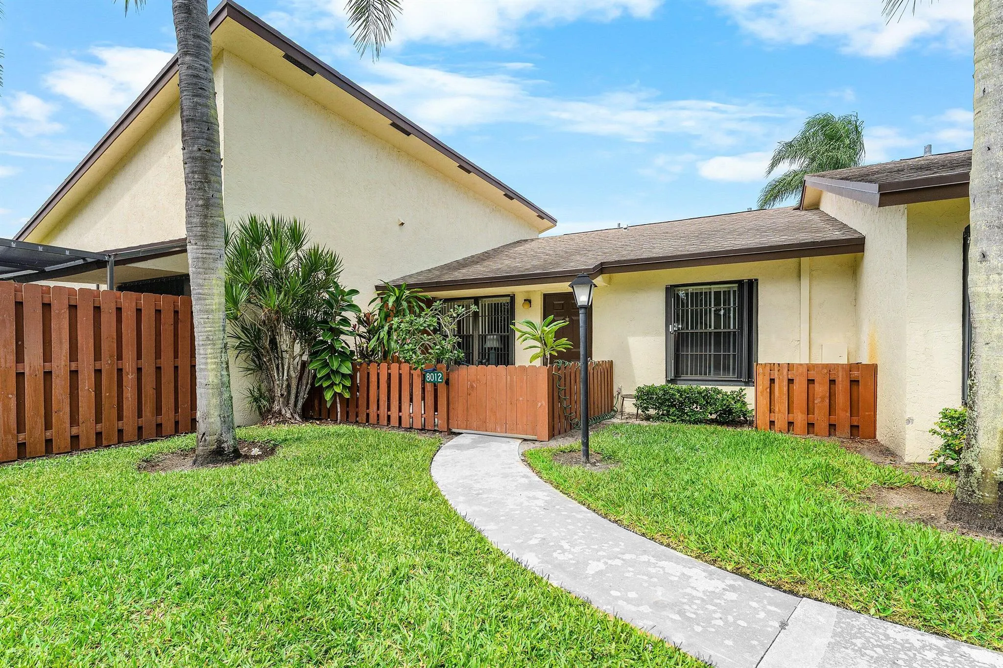 8012 SE Villa Circle