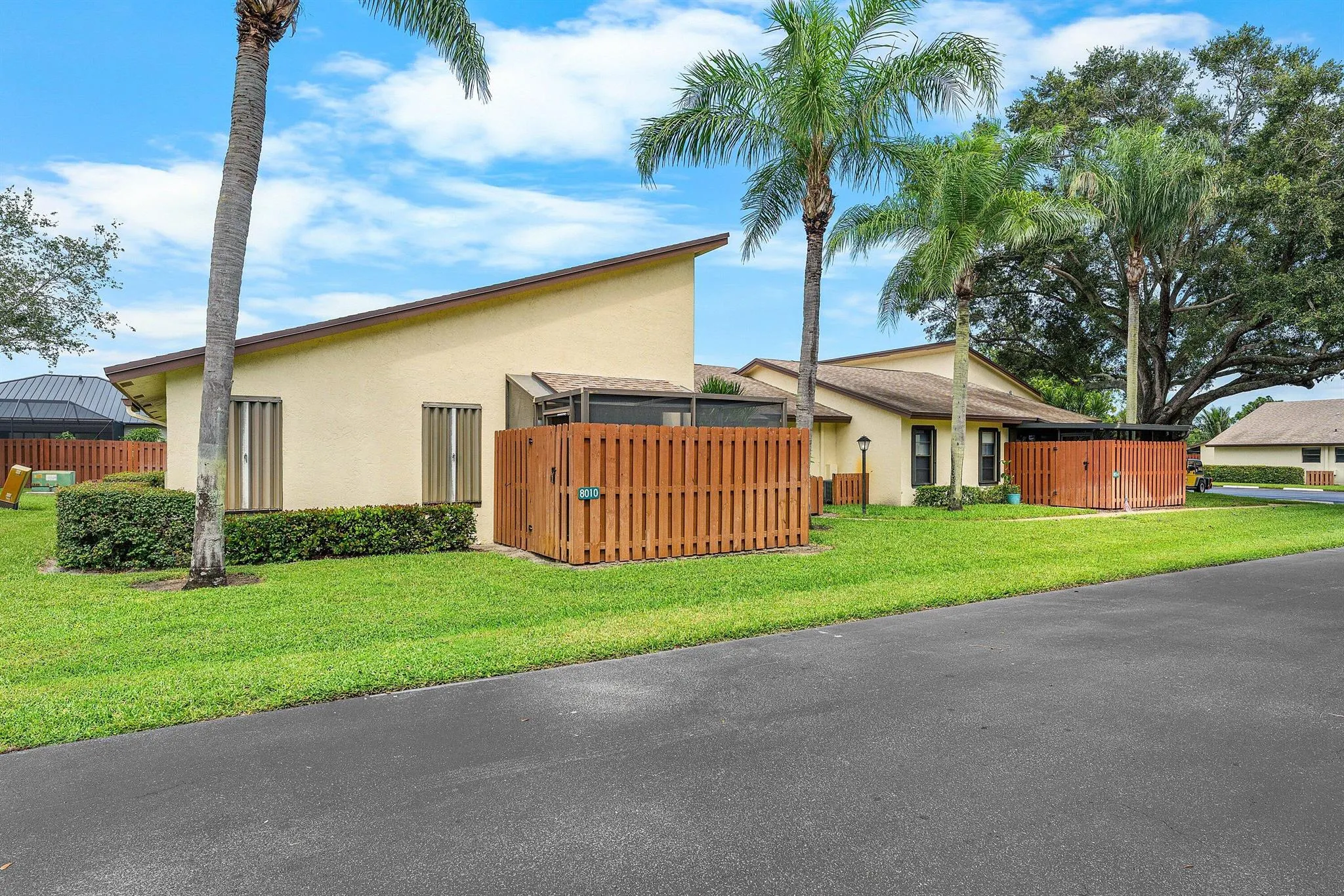 8012 SE Villa Circle
