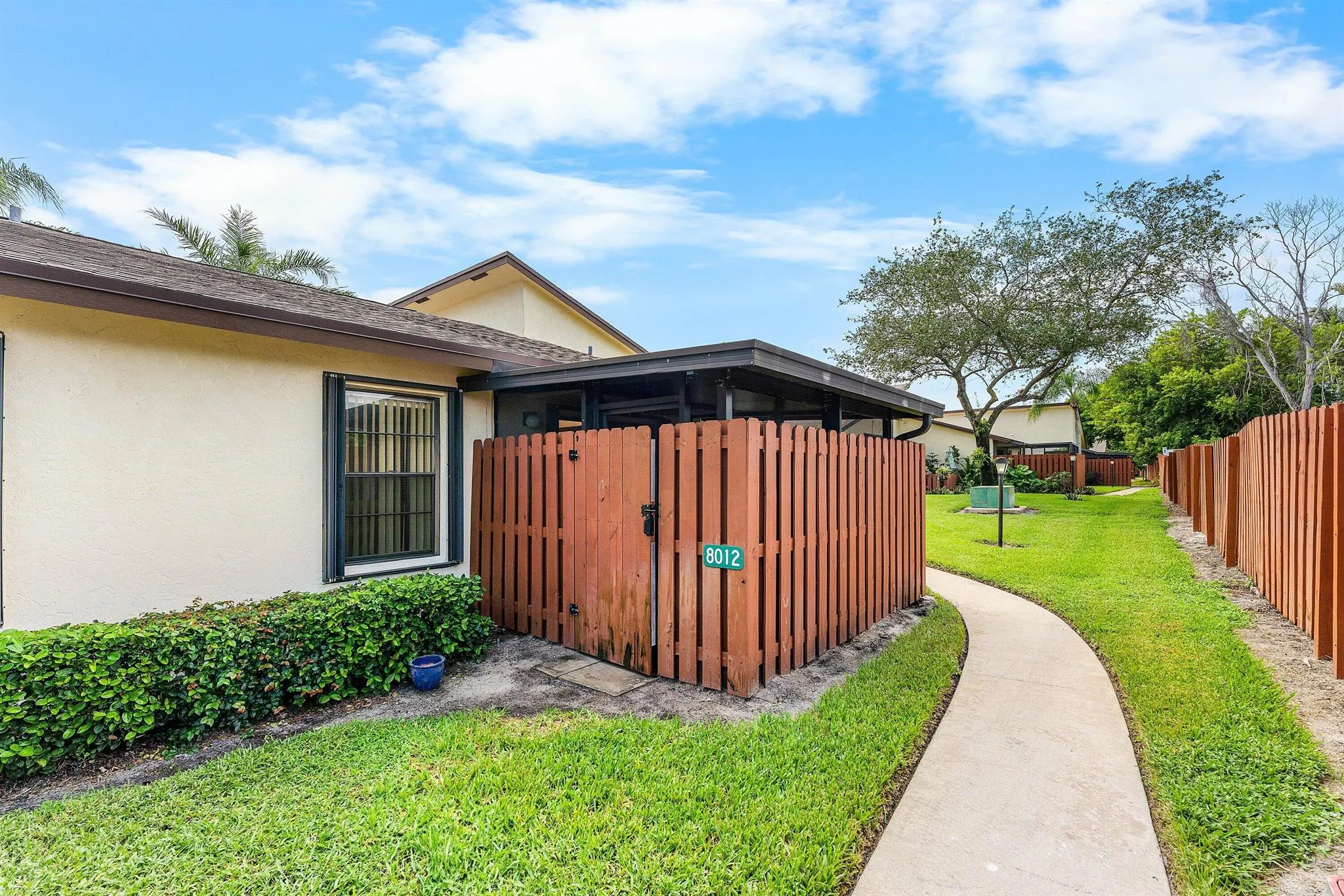 8012 SE Villa Circle