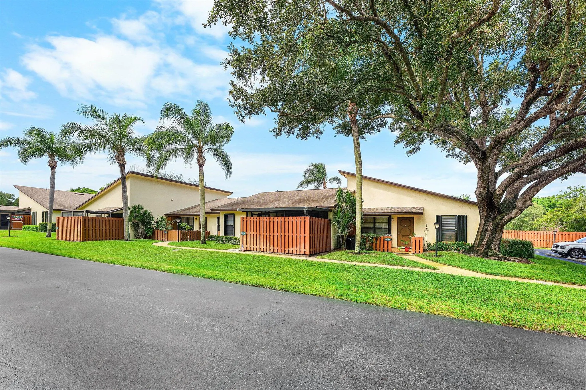 8012 SE Villa Circle