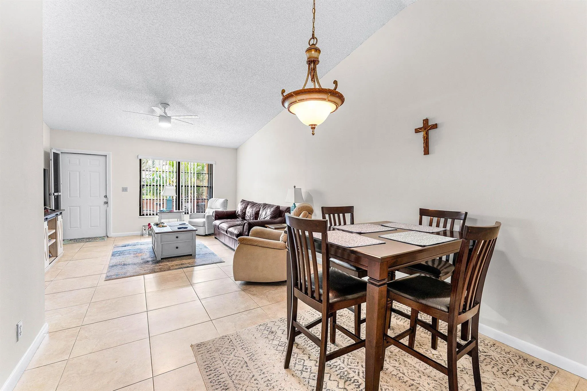 8012 SE Villa Circle