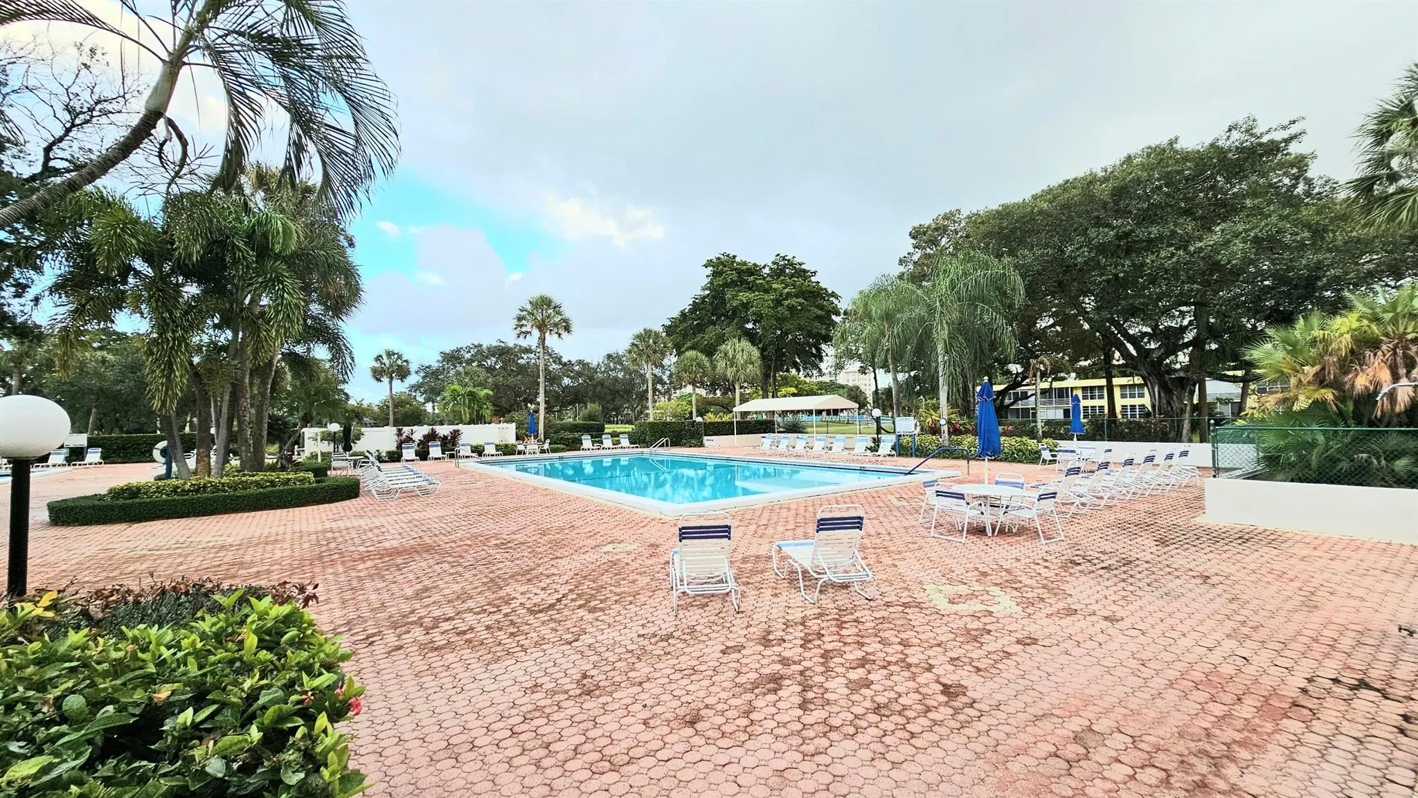575 Oaks Lane, #1010