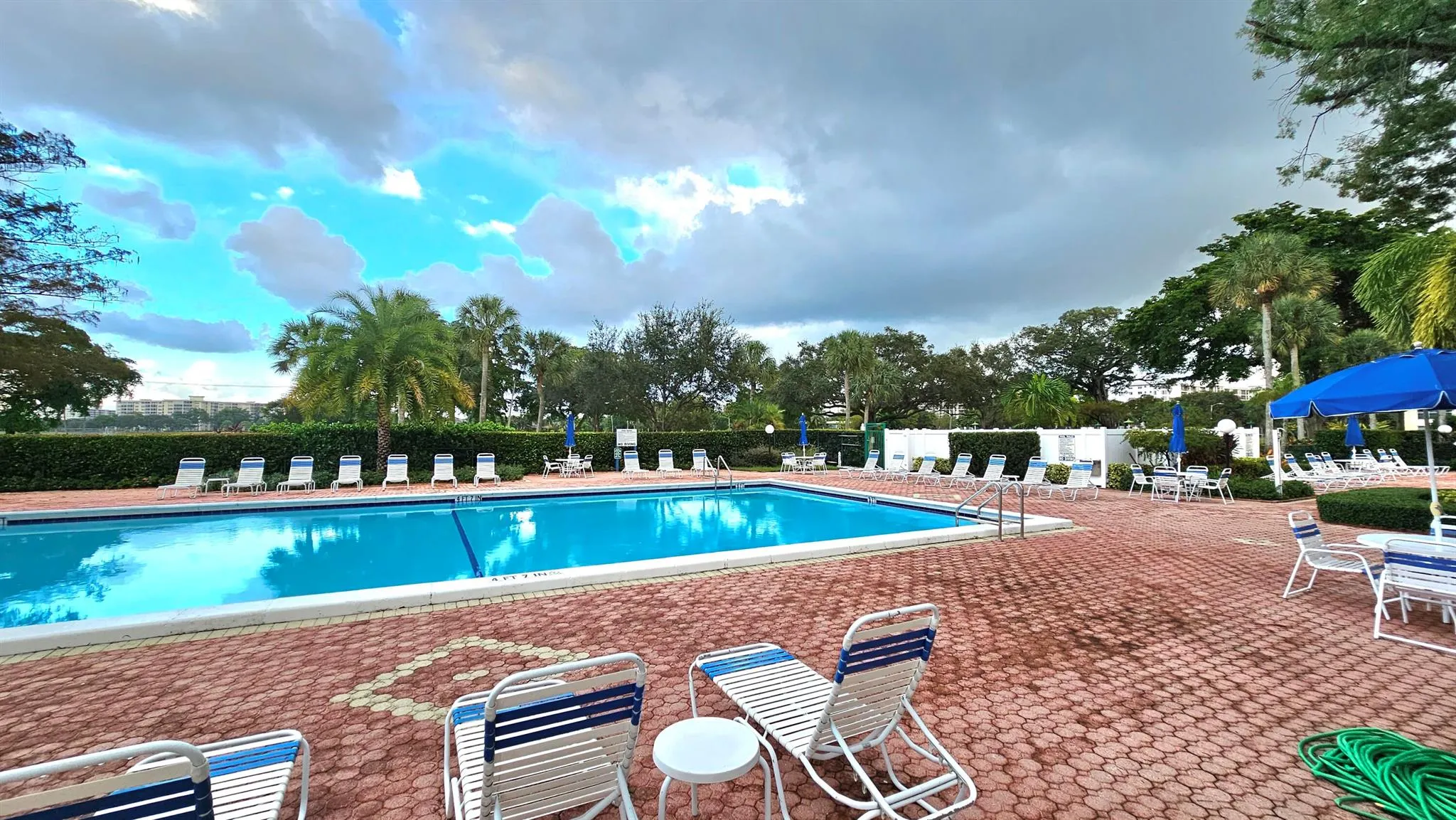 575 Oaks Lane, #1010