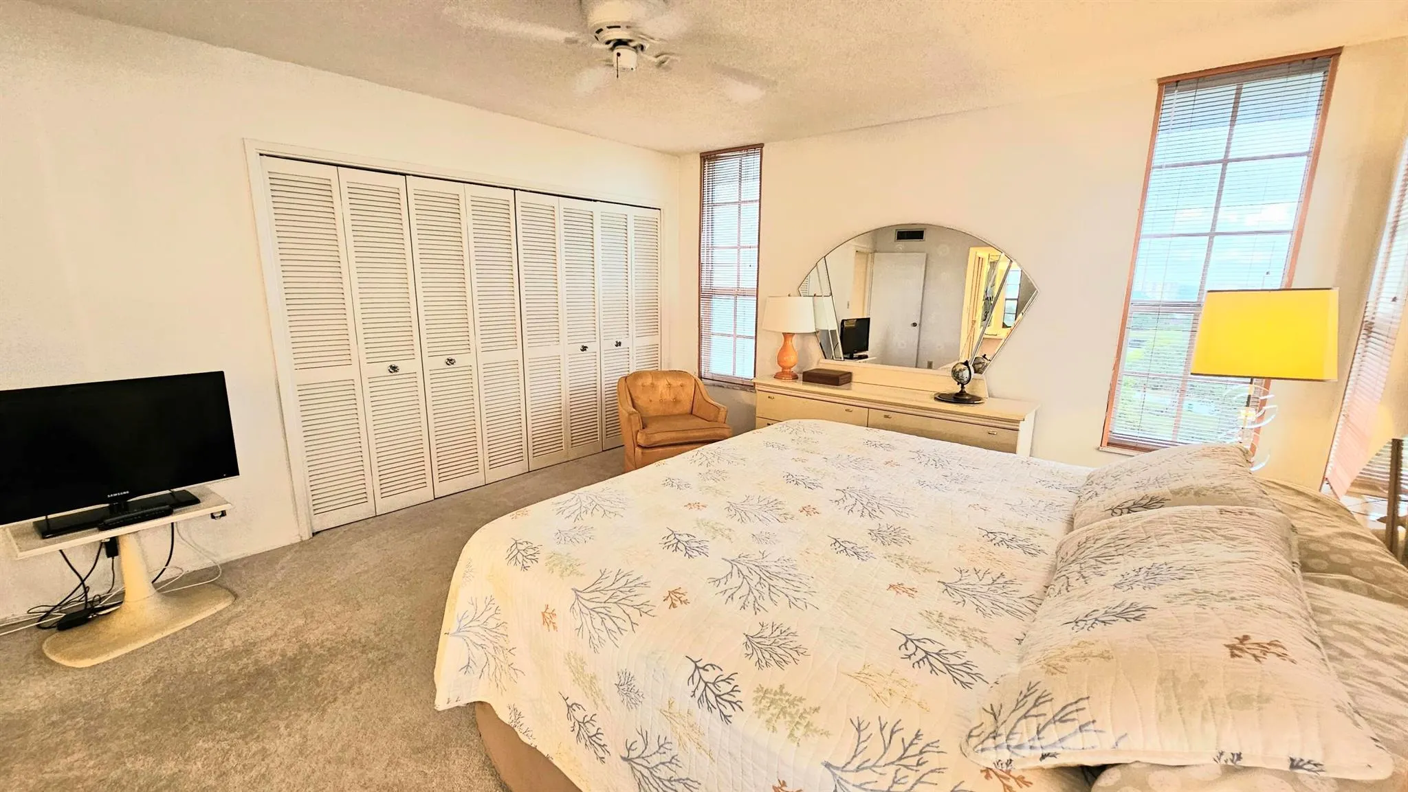 575 Oaks Lane, #1010