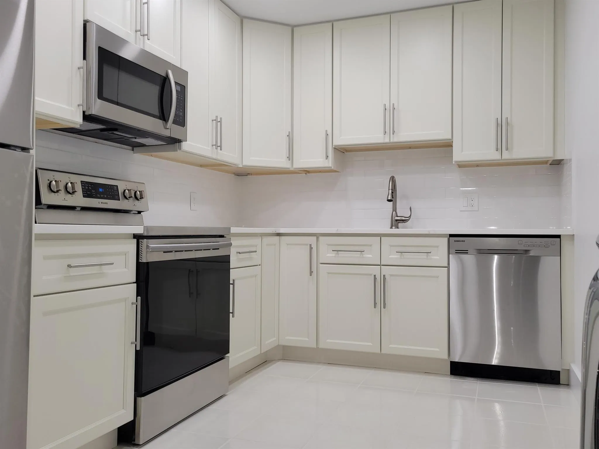 733 SE 1st Way, #303