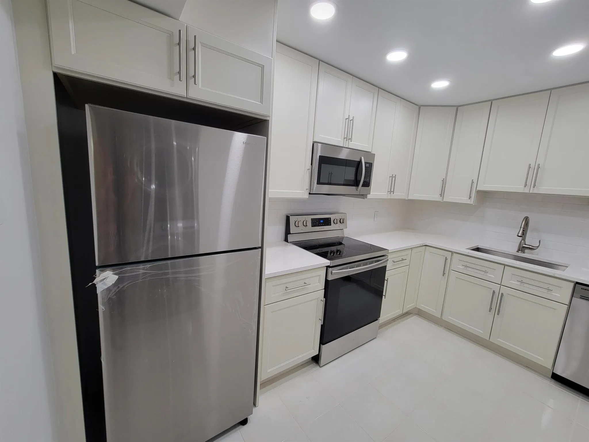 733 SE 1st Way, #303