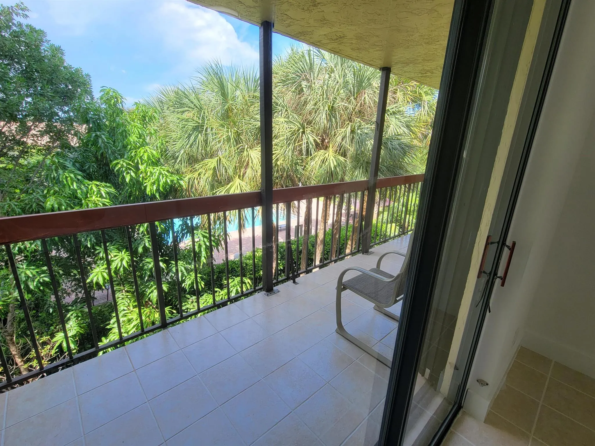 733 SE 1st Way, #303