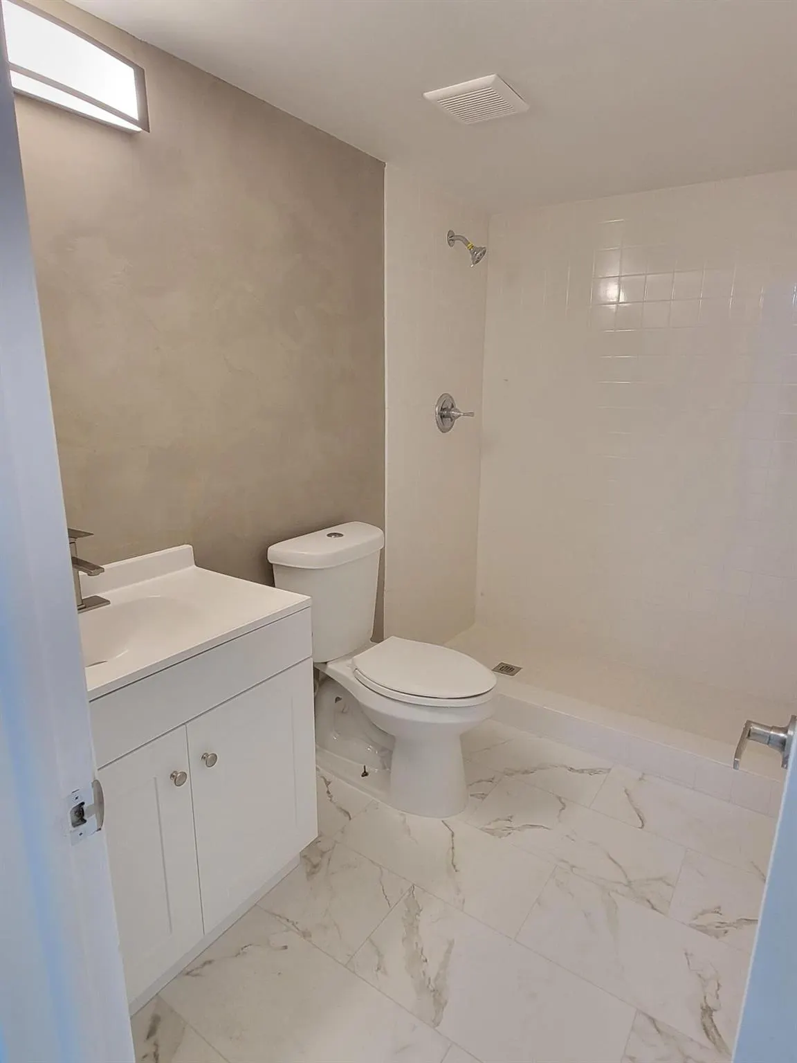 733 SE 1st Way, #303