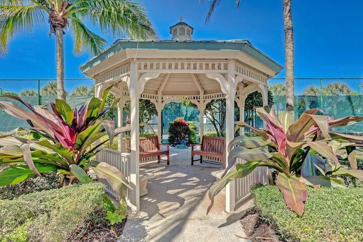 221 Ocean Grande Boulevard, #401