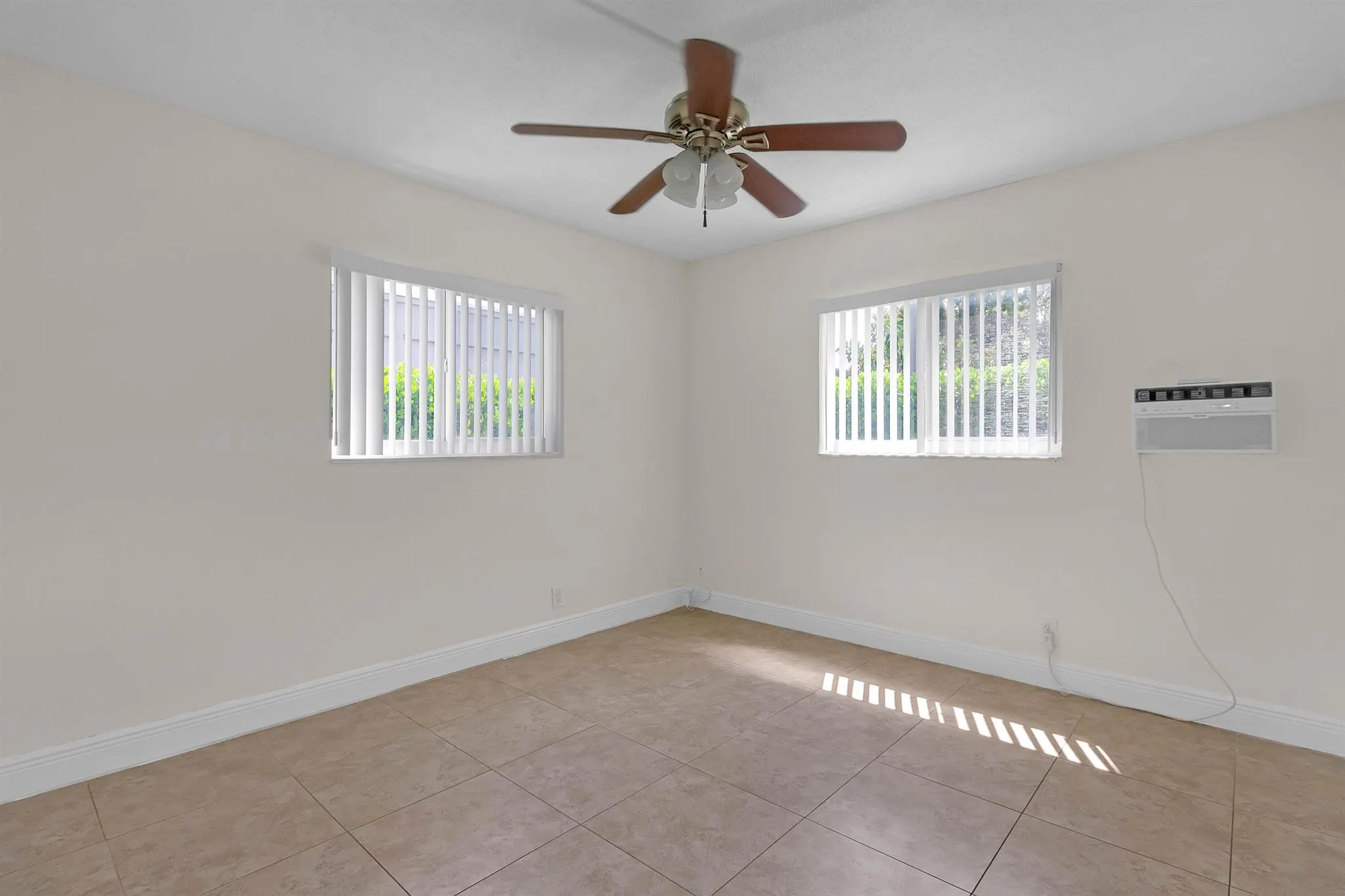 560 NE 46th Street