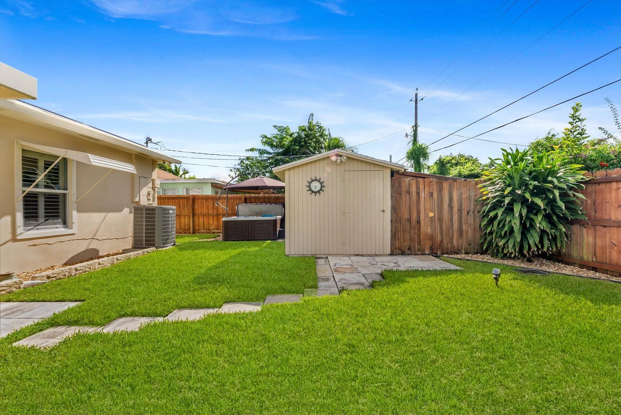 1221 Crestwood Boulevard