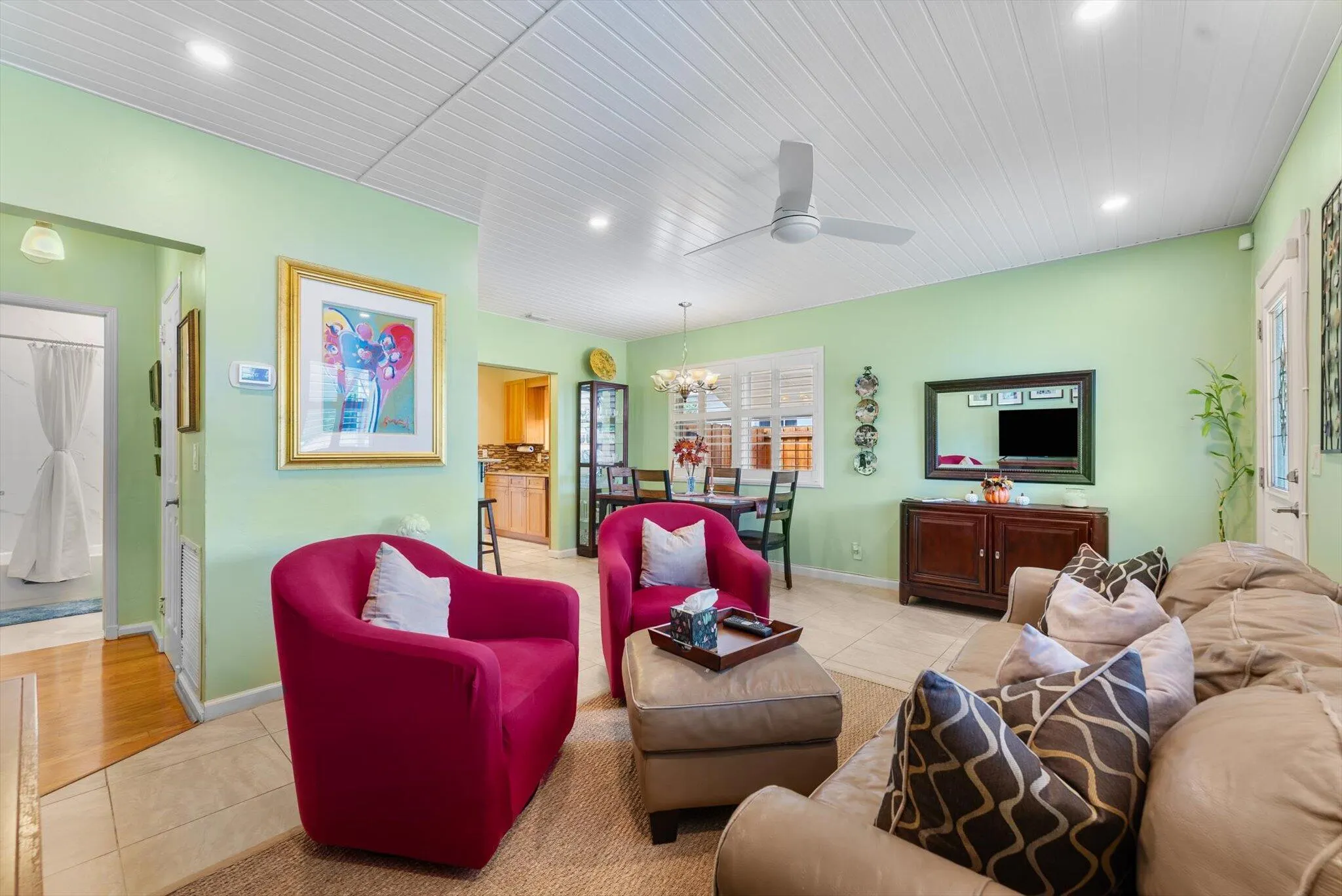 1221 Crestwood Boulevard