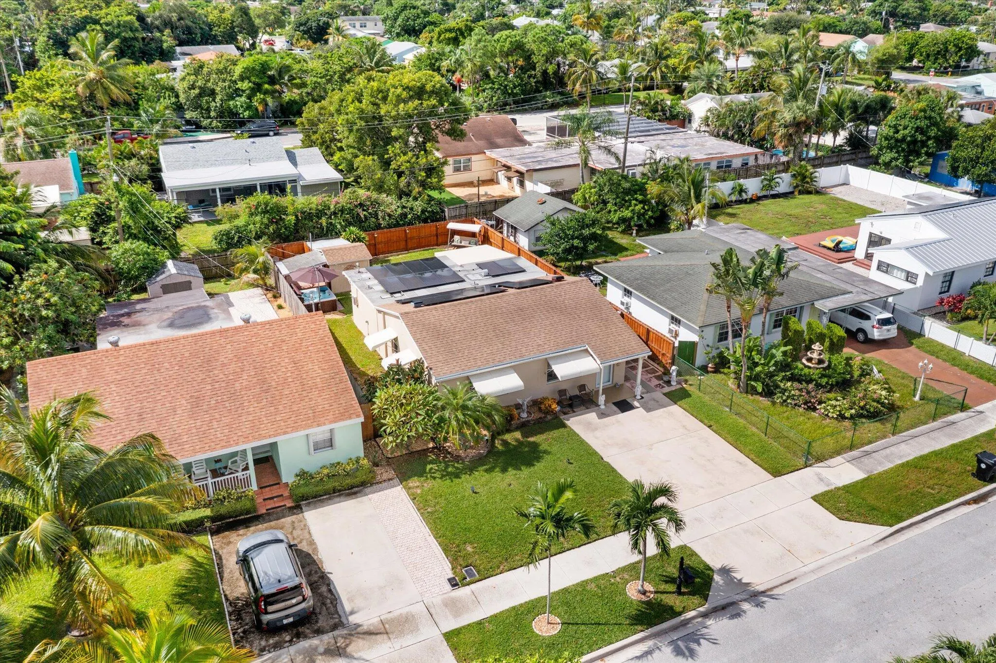 1221 Crestwood Boulevard