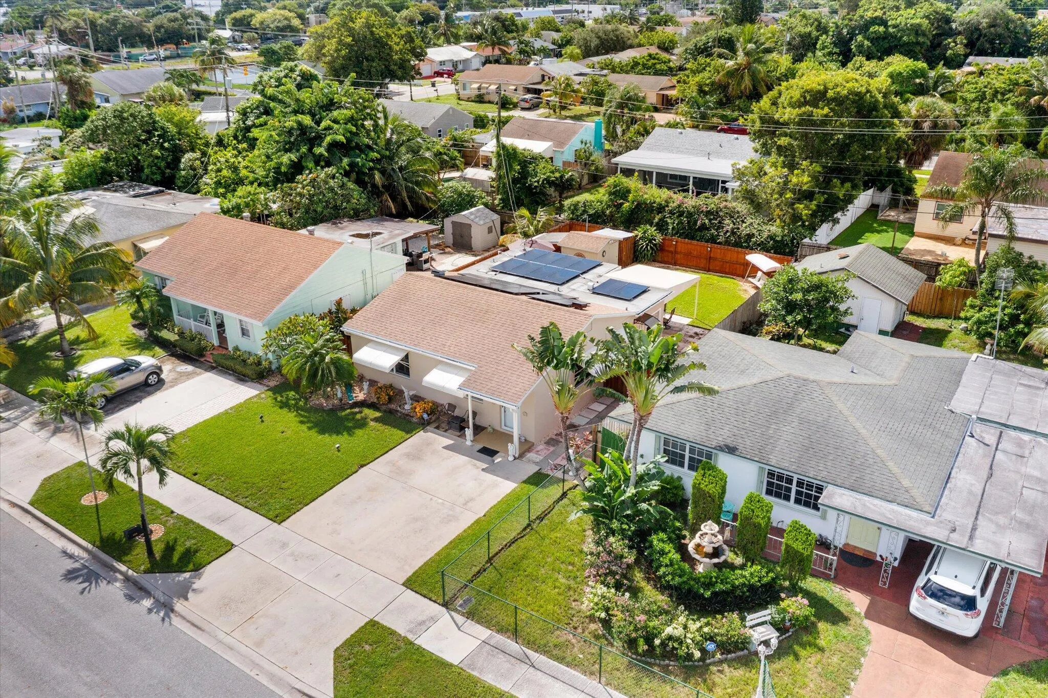 1221 Crestwood Boulevard
