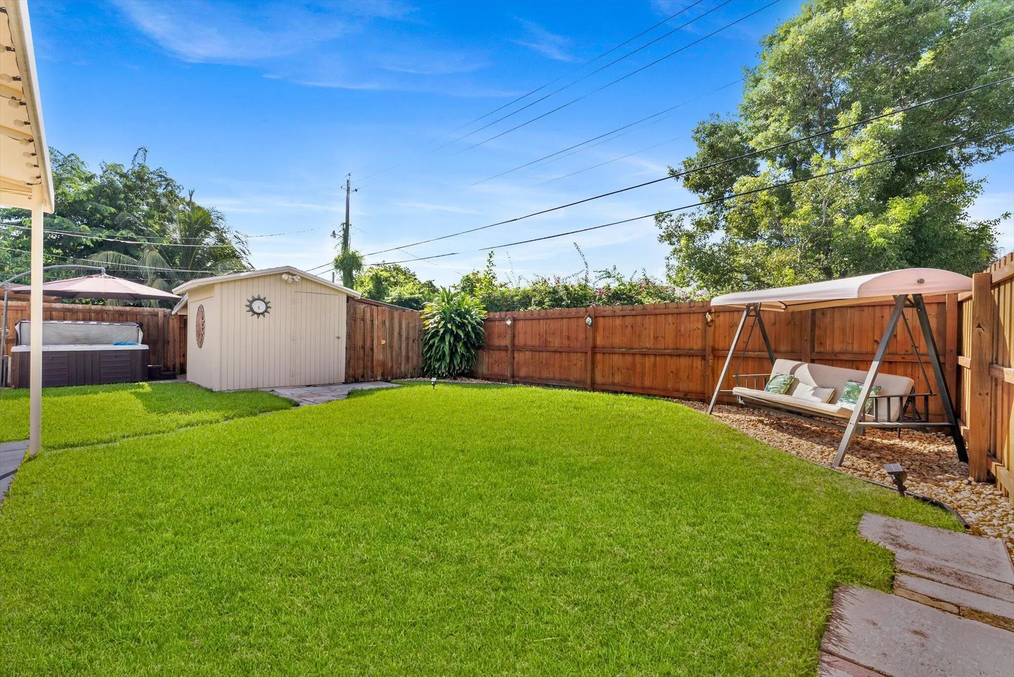 1221 Crestwood Boulevard