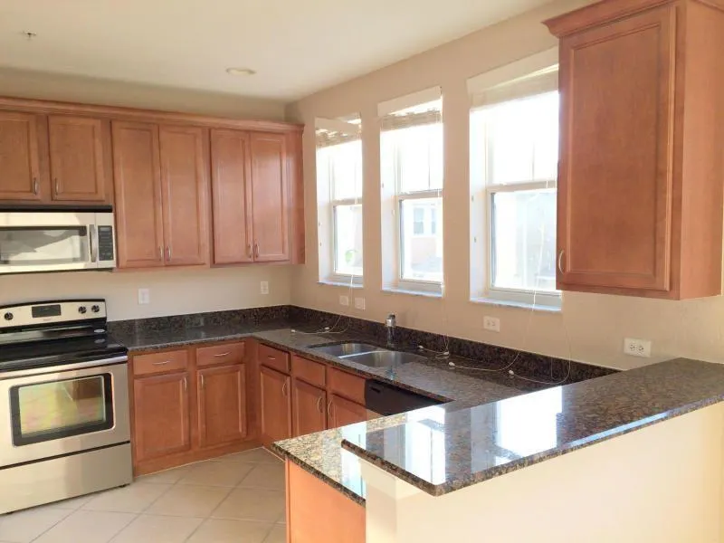 590 Amador Lane, #4