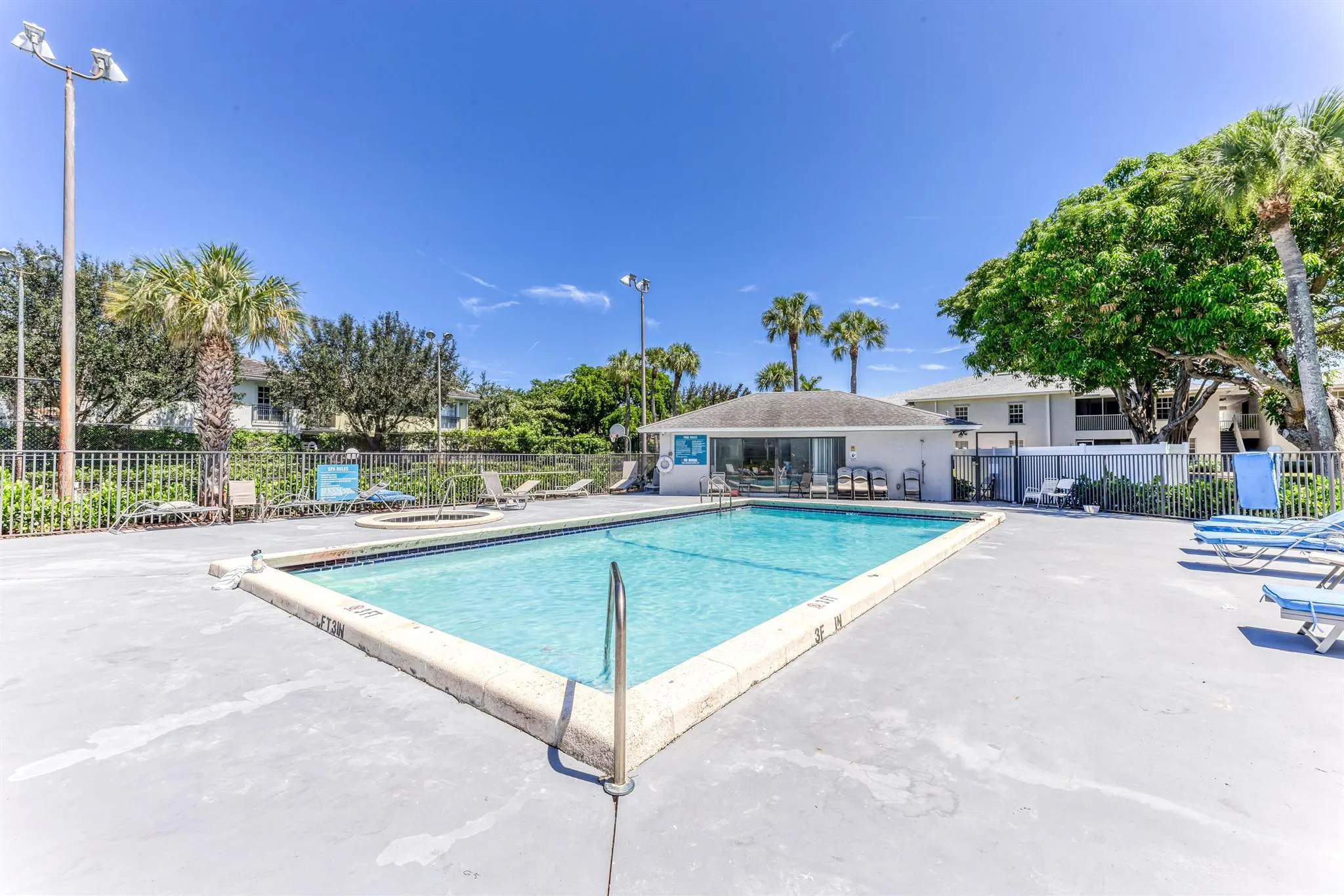 240 SE 10th Street