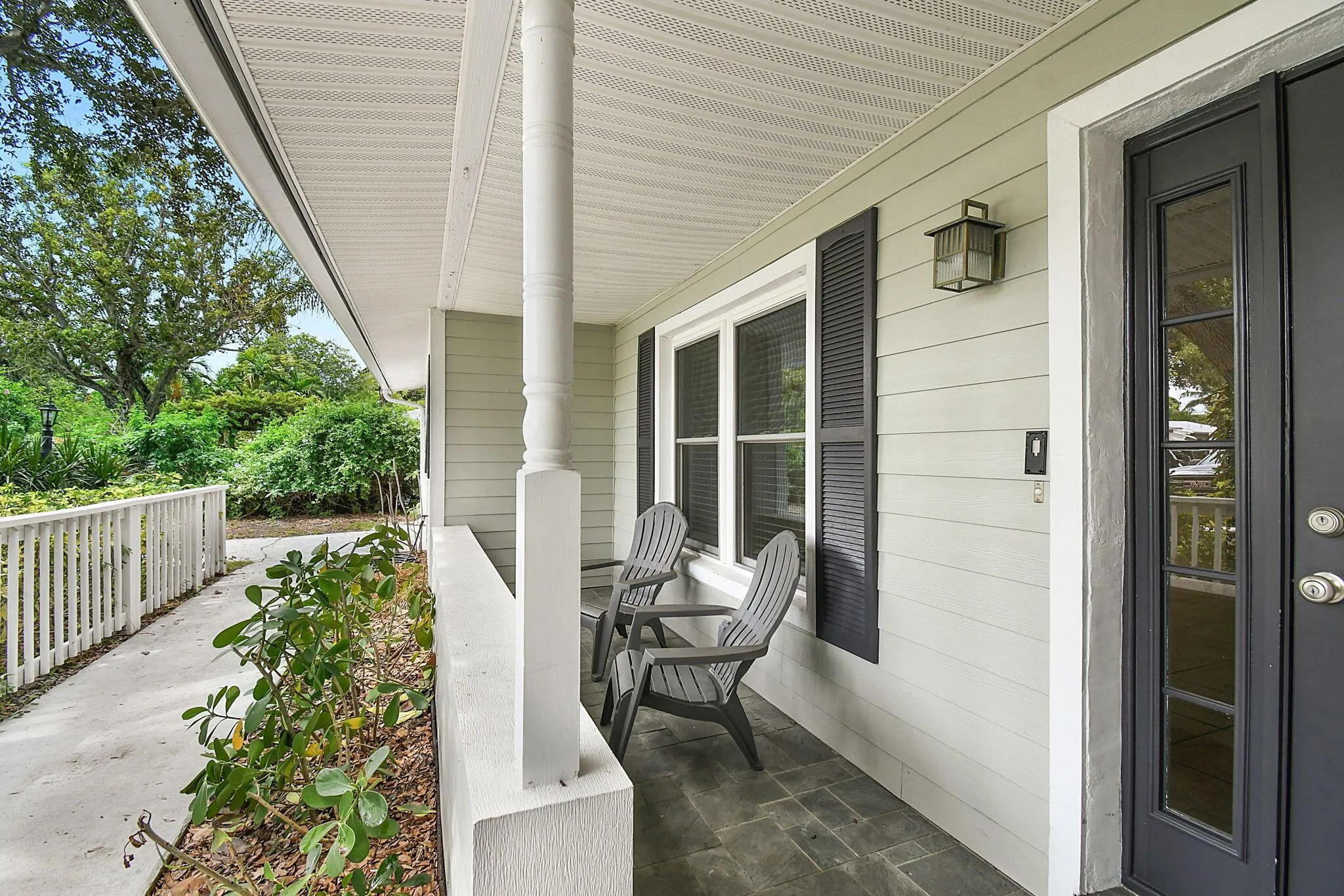 338 SW Winnachee Drive