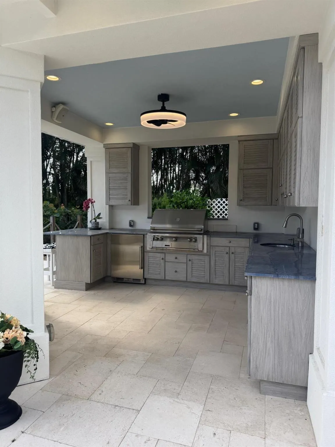 10196 Avenida Del Rio