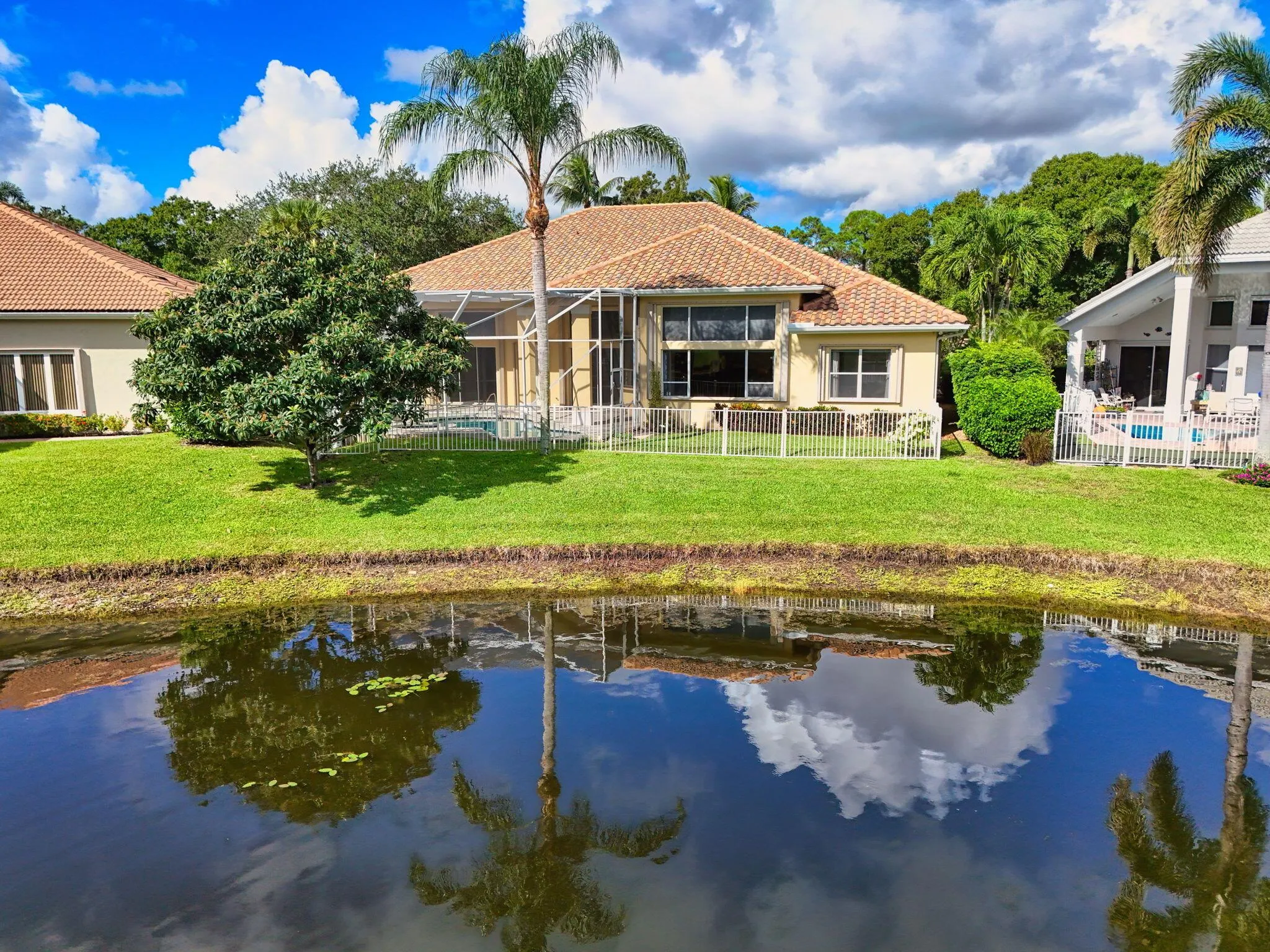 111 N River Drive W