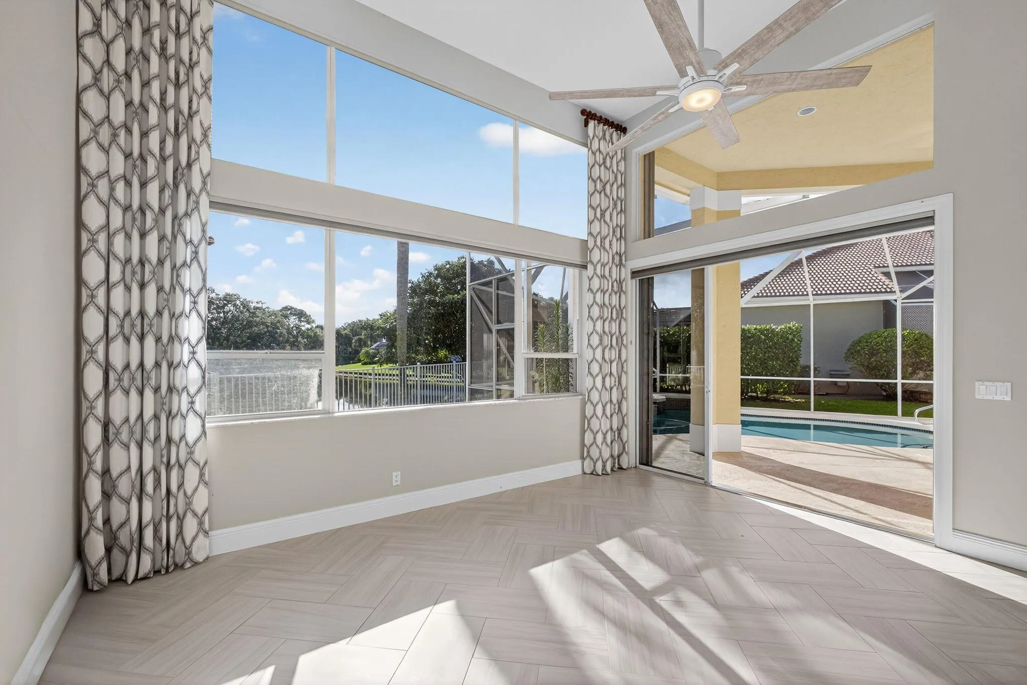 111 N River Drive W