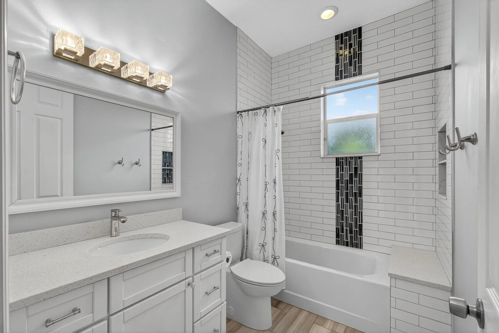 111 N River Drive W