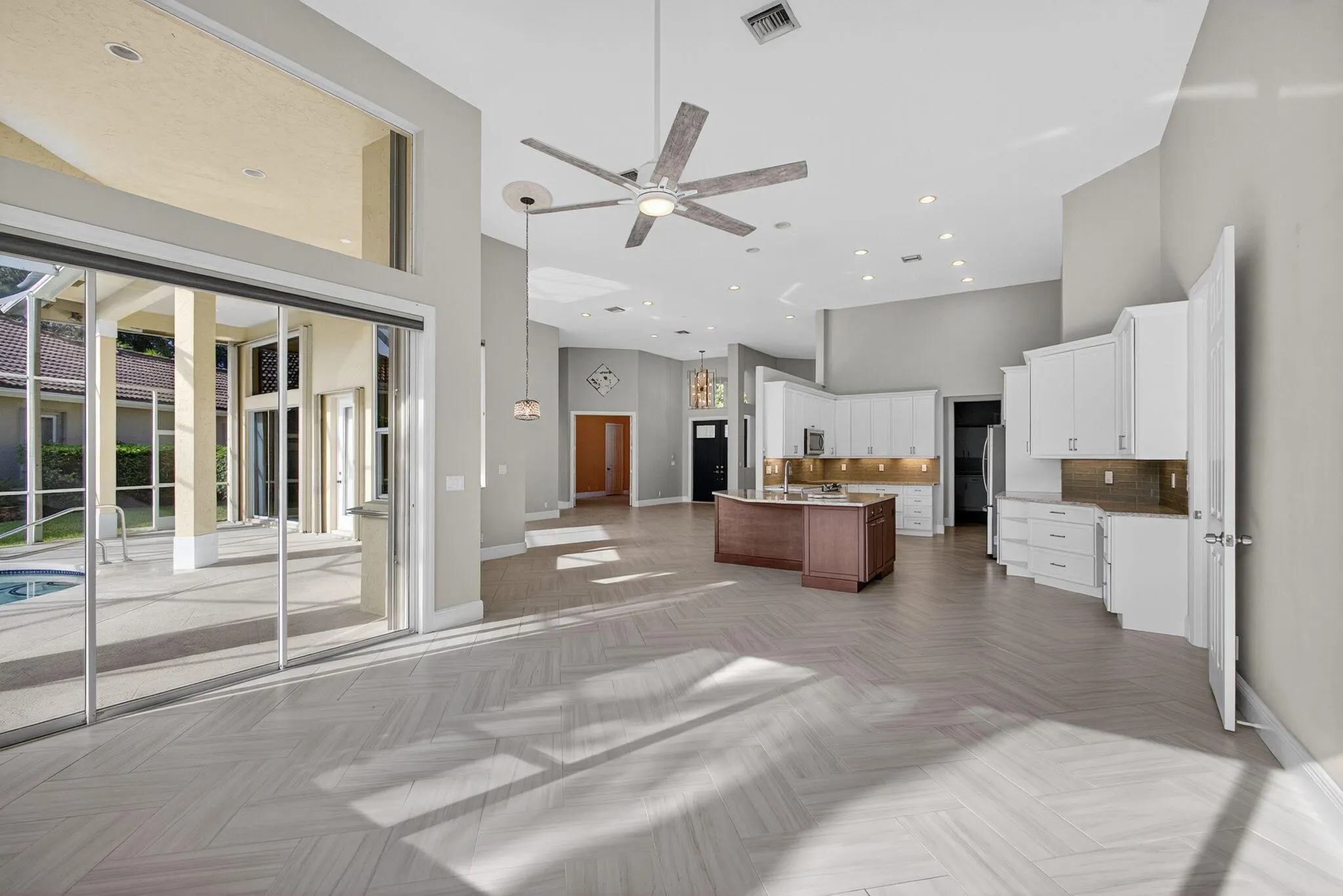 111 N River Drive W