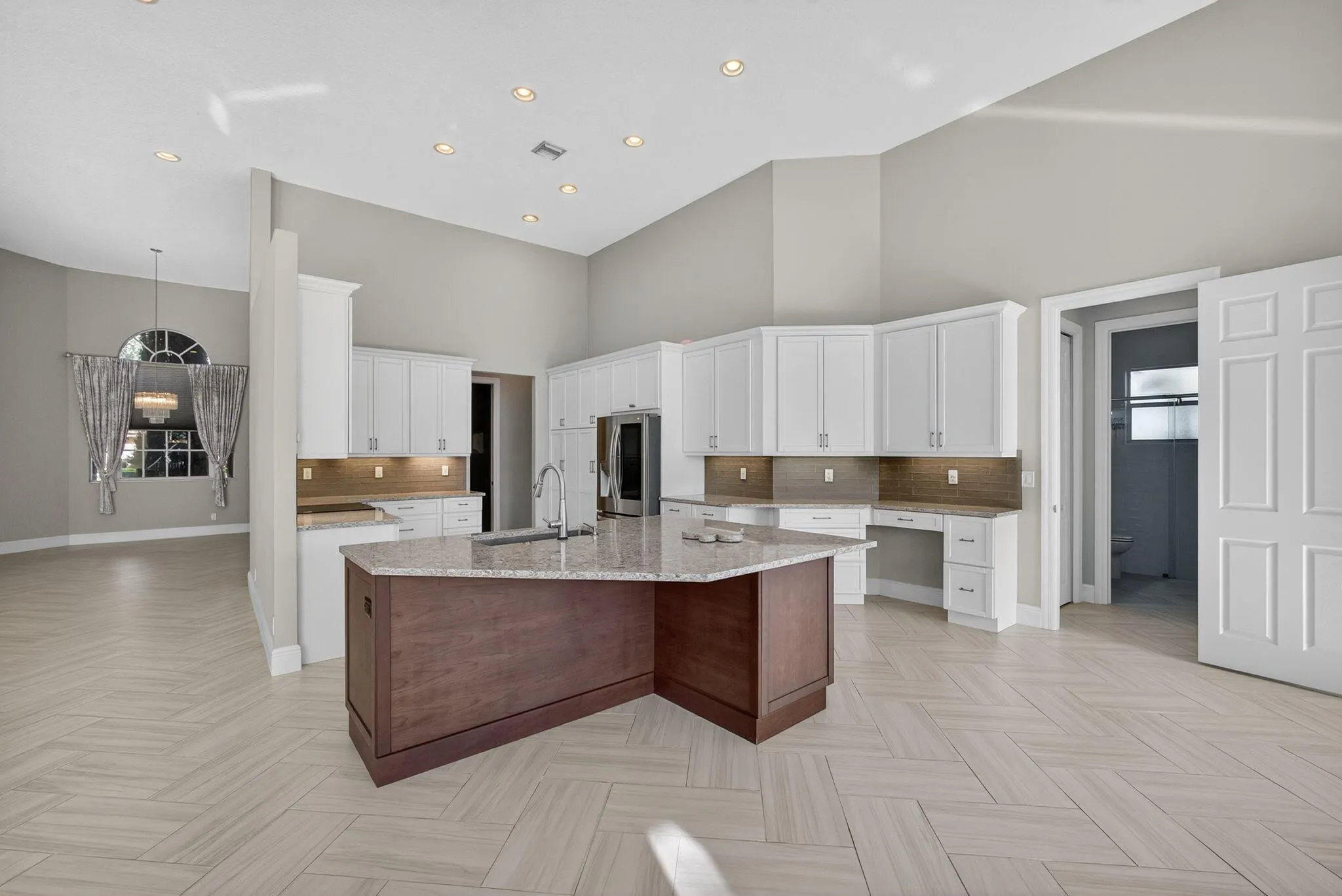 111 N River Drive W