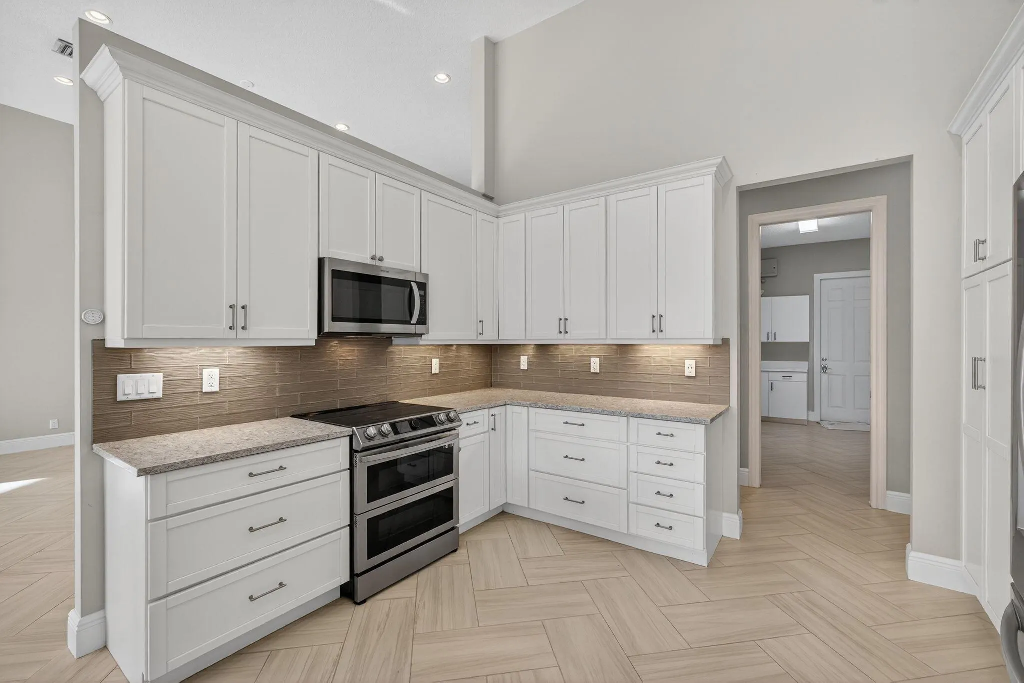 111 N River Drive W