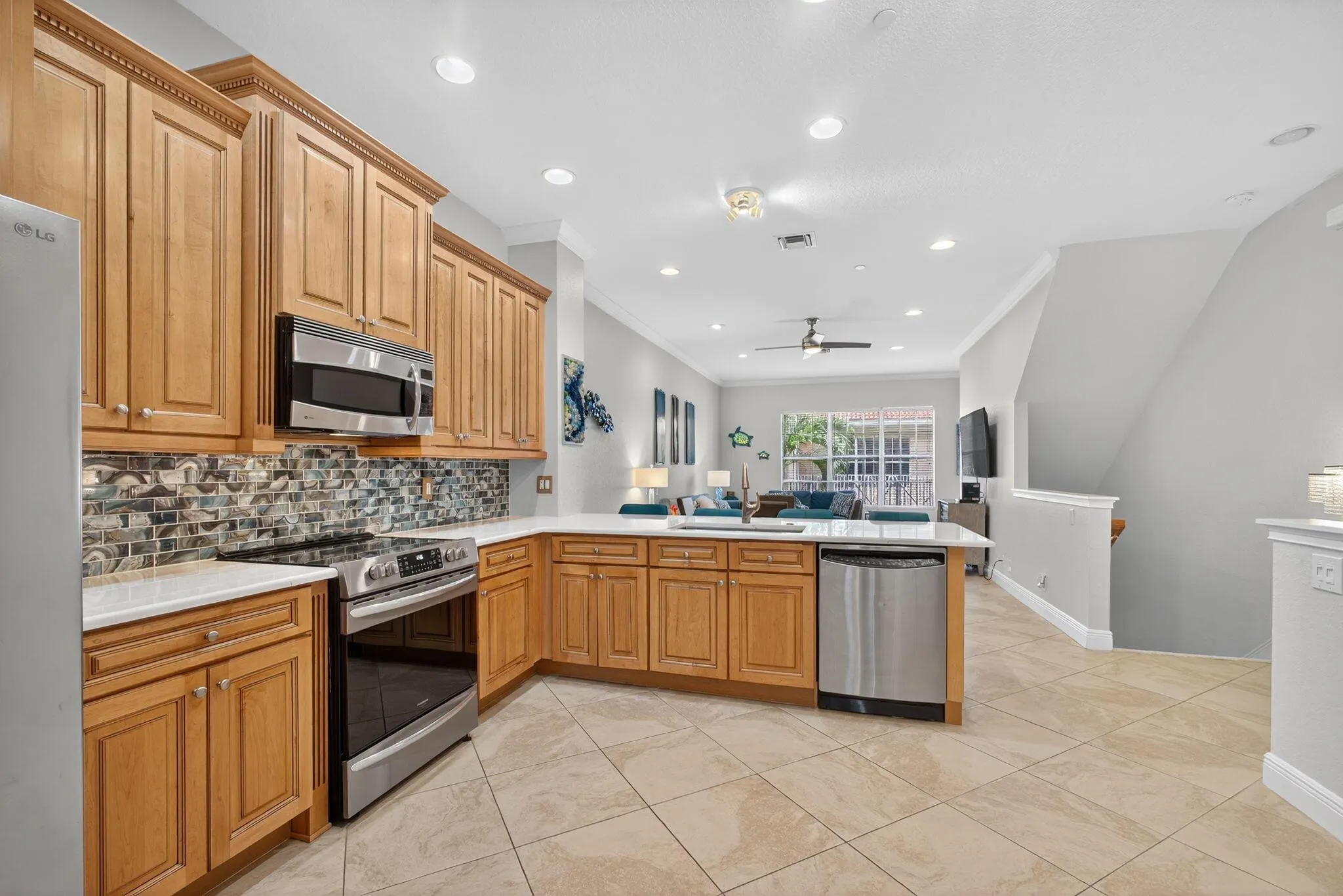 5011 Vine Cliff Way W