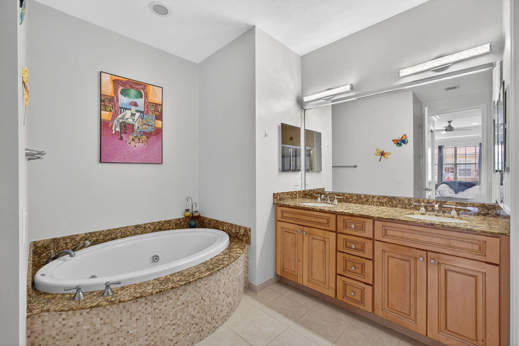 5011 Vine Cliff Way W
