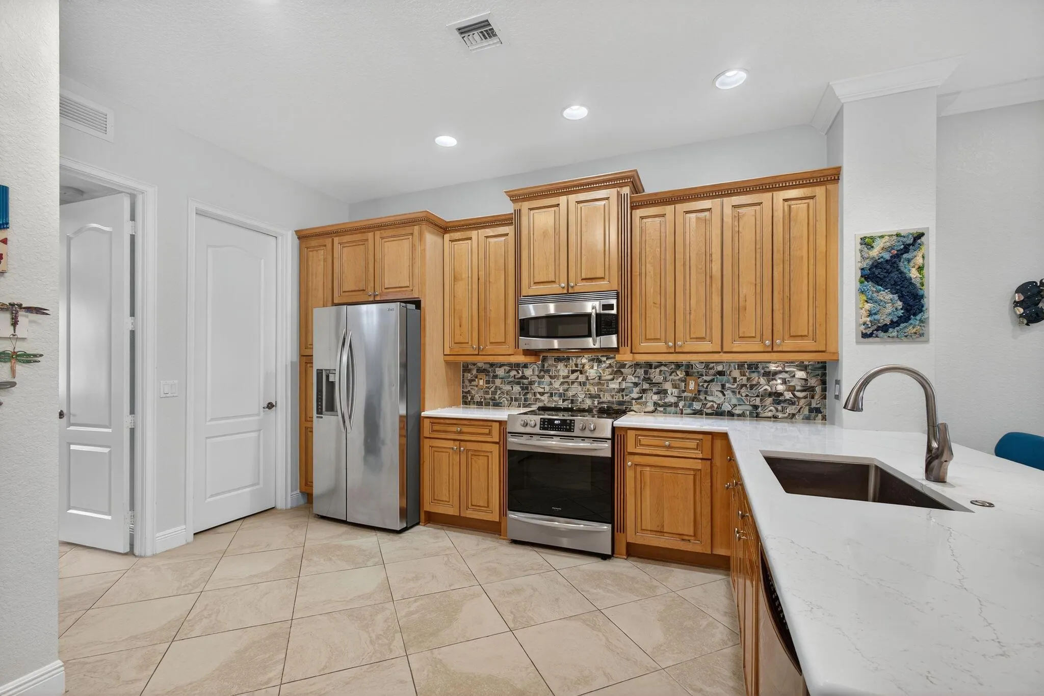 5011 Vine Cliff Way W