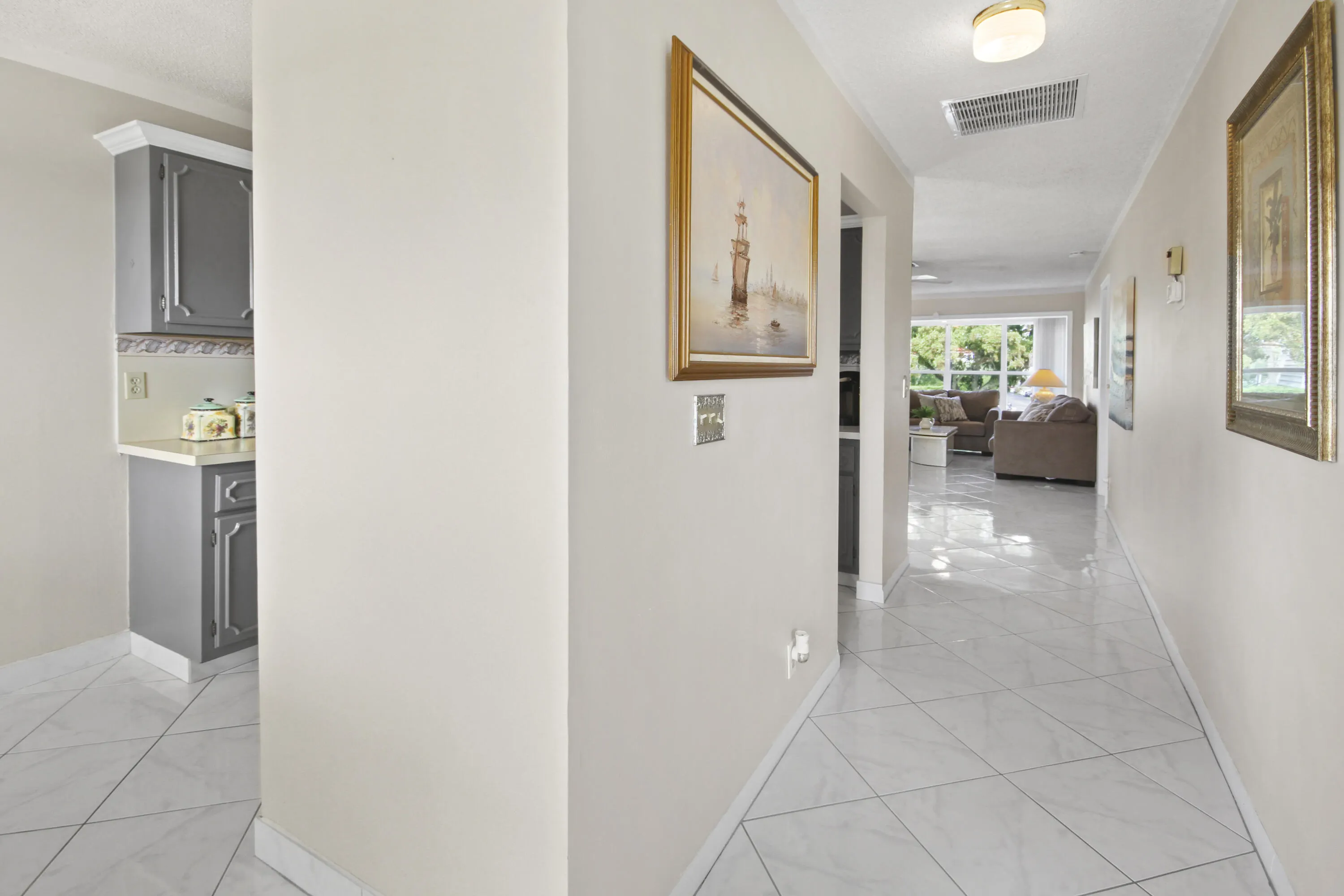 1001 Flame Vine 202 Avenue, #202