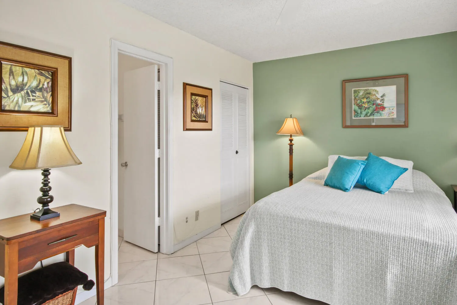 1001 Flame Vine 202 Avenue, #202