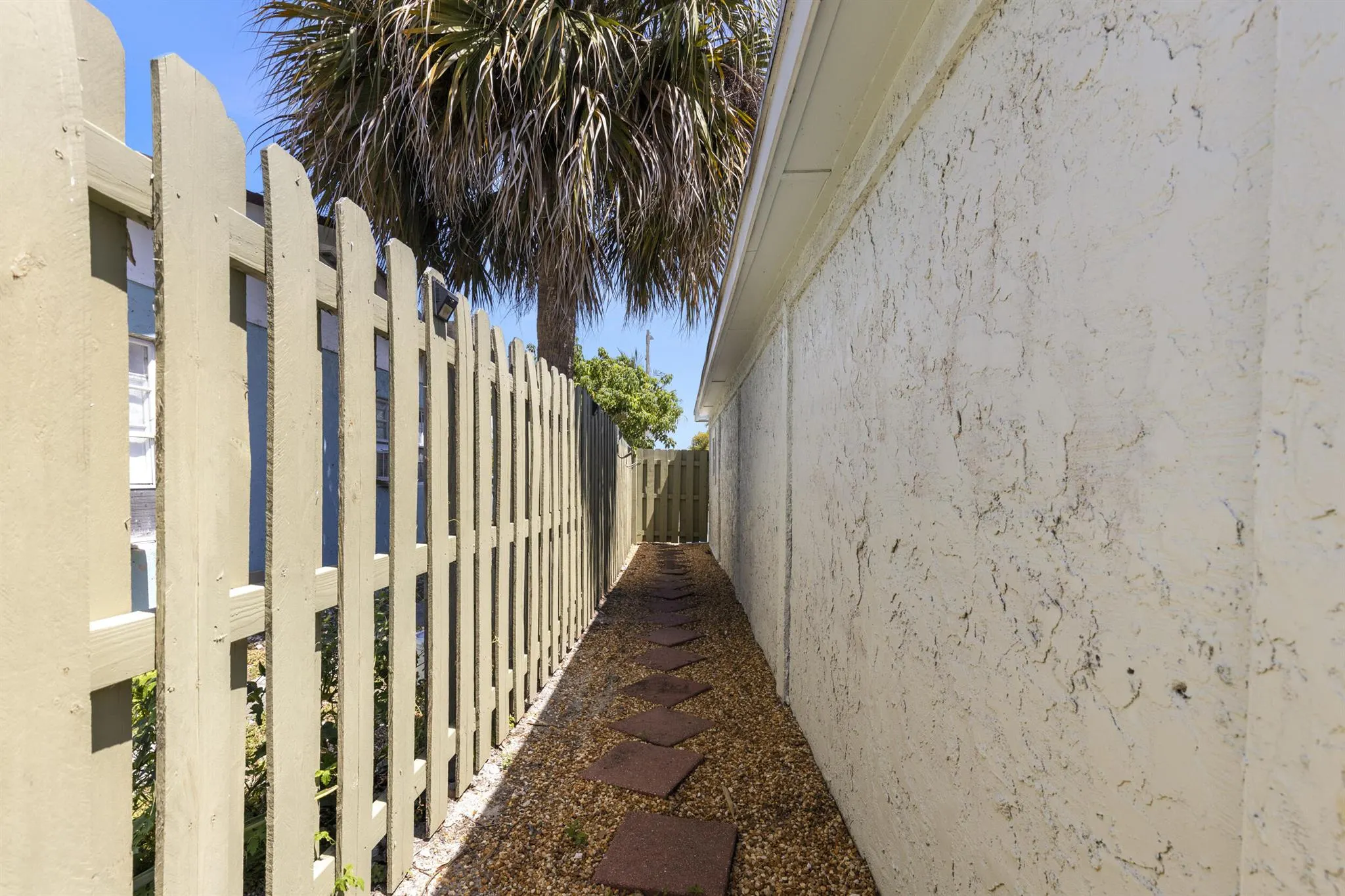 944 Hansen Street