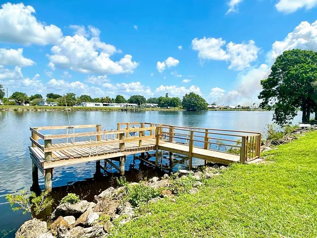 2657 River Road