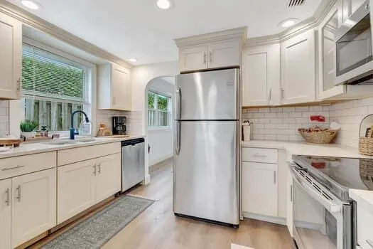 214 NE 9th Street