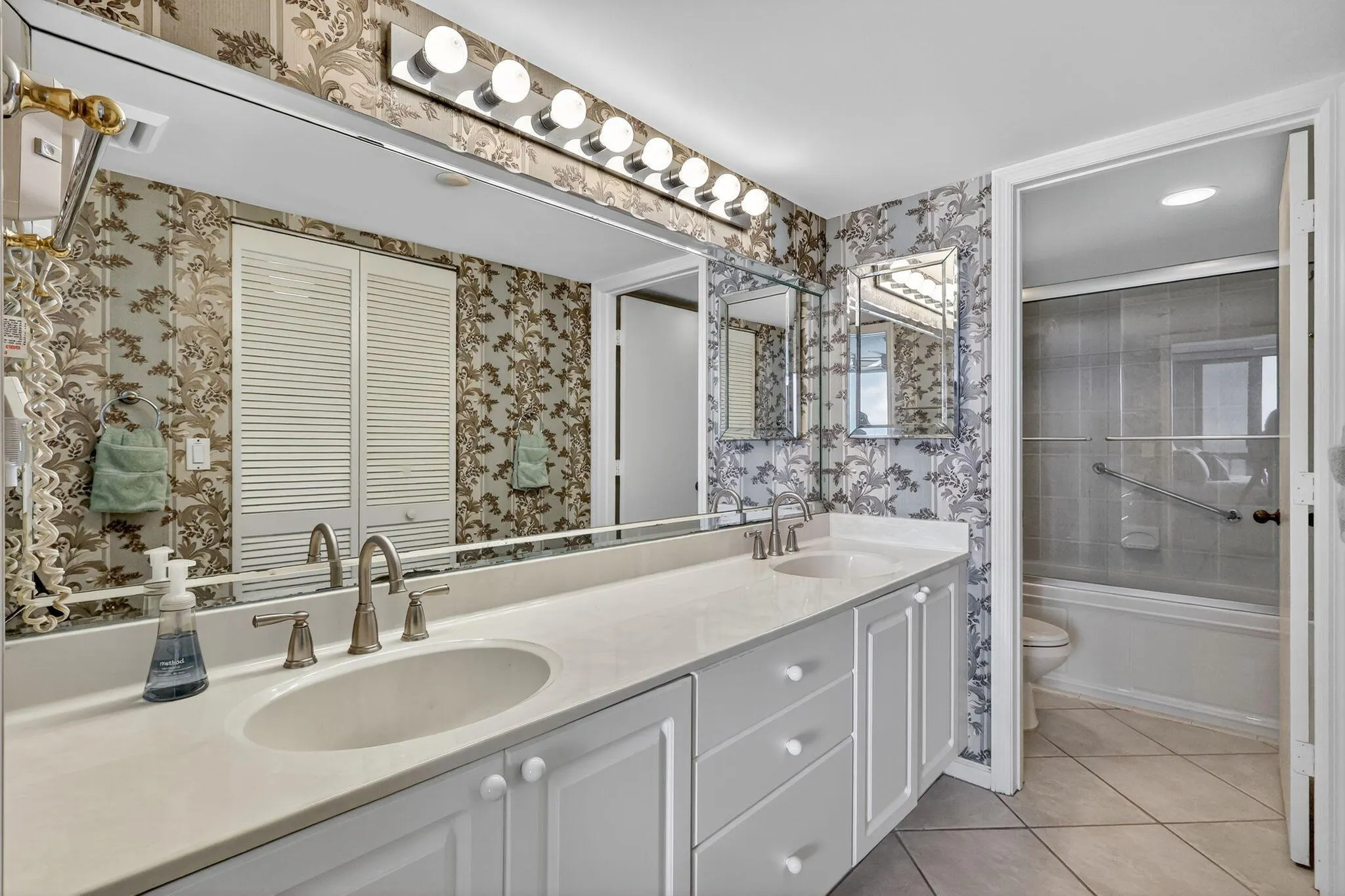 8800 S Ocean Drive, #609