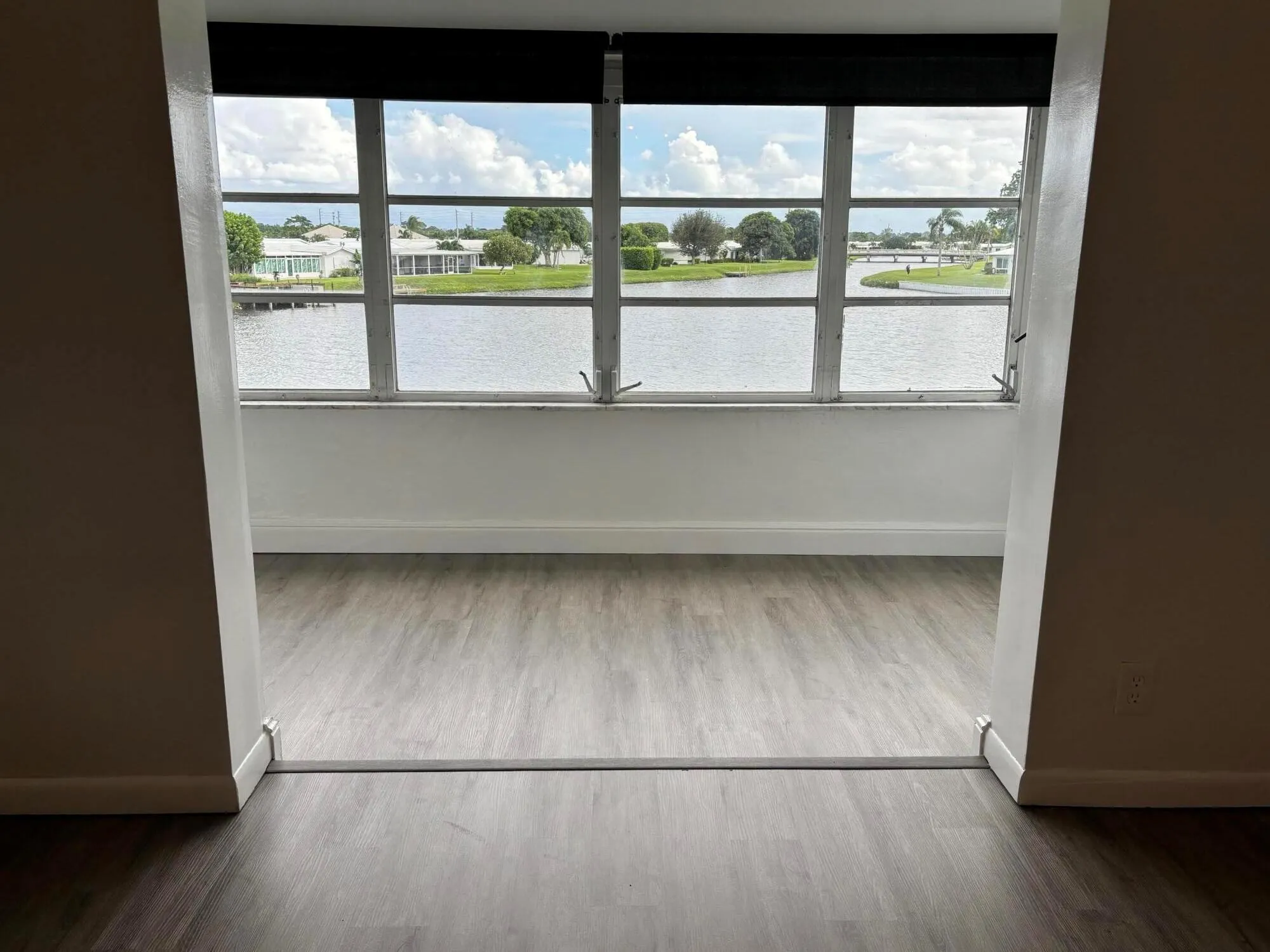 1112 Lake Terrace, #207