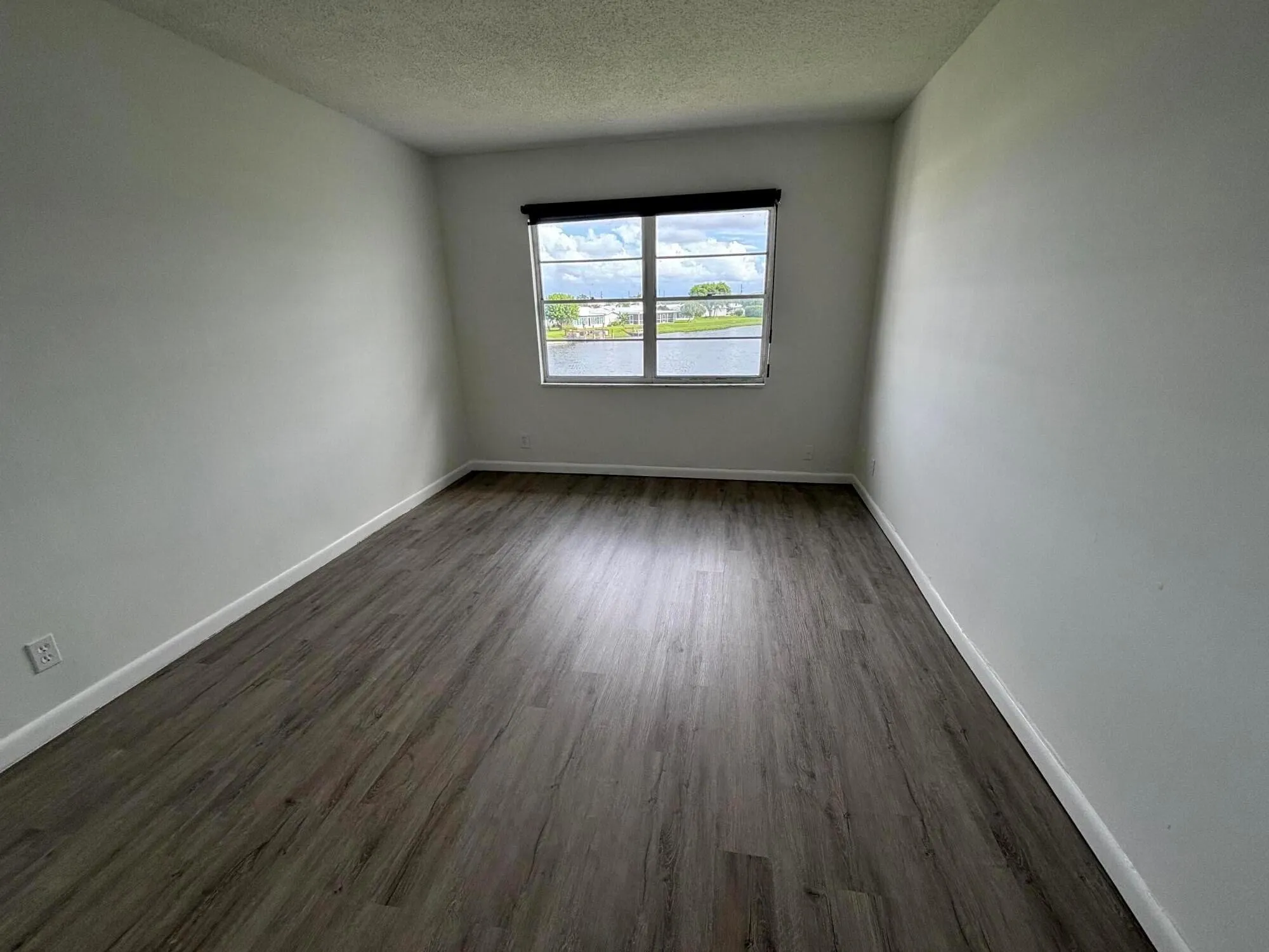 1112 Lake Terrace, #207