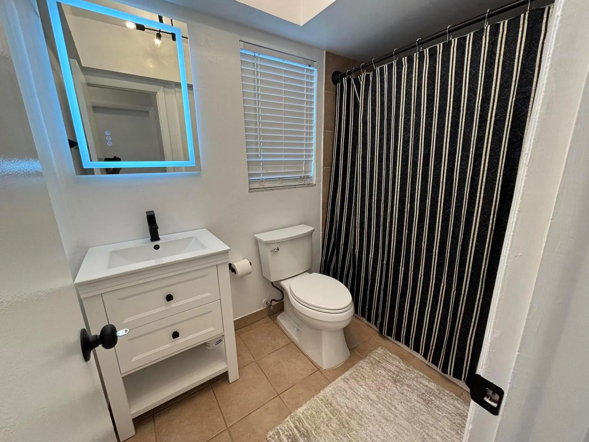 1112 Lake Terrace, #207